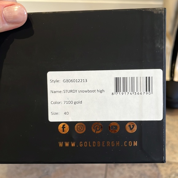 Goldbergh gold and black snow boots - Picture 8 of 9